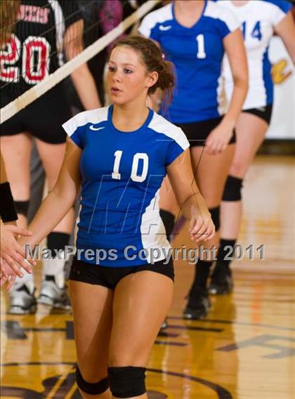 Thumbnail 2 in Waldron vs Edinburgh (IHSAA Volleyball Sectionals) photogallery.