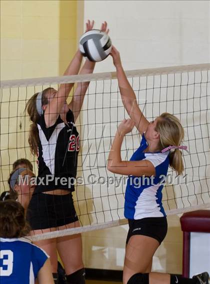 Thumbnail 2 in Waldron vs Edinburgh (IHSAA Volleyball Sectionals) photogallery.