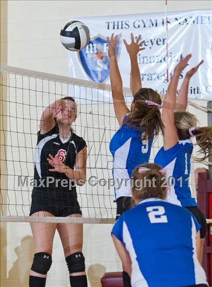 Thumbnail 1 in Waldron vs Edinburgh (IHSAA Volleyball Sectionals) photogallery.