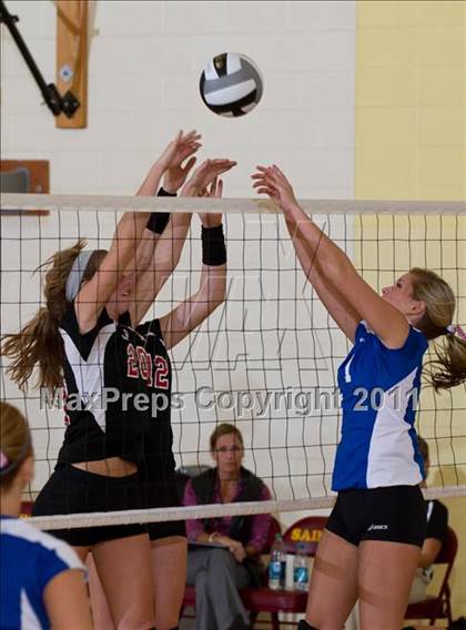 Thumbnail 1 in Waldron vs Edinburgh (IHSAA Volleyball Sectionals) photogallery.