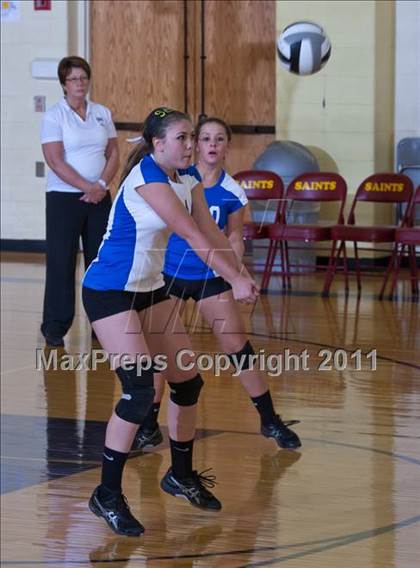 Thumbnail 3 in Waldron vs Edinburgh (IHSAA Volleyball Sectionals) photogallery.