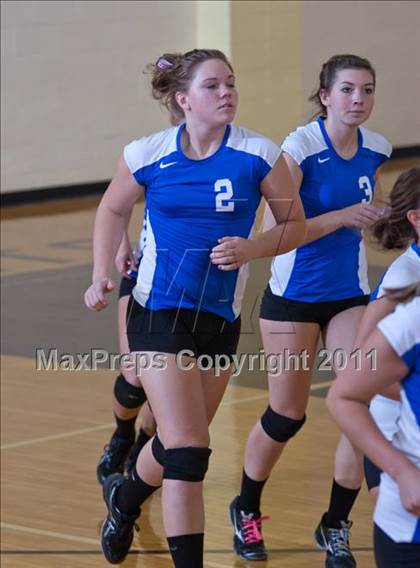 Thumbnail 3 in Waldron vs Edinburgh (IHSAA Volleyball Sectionals) photogallery.