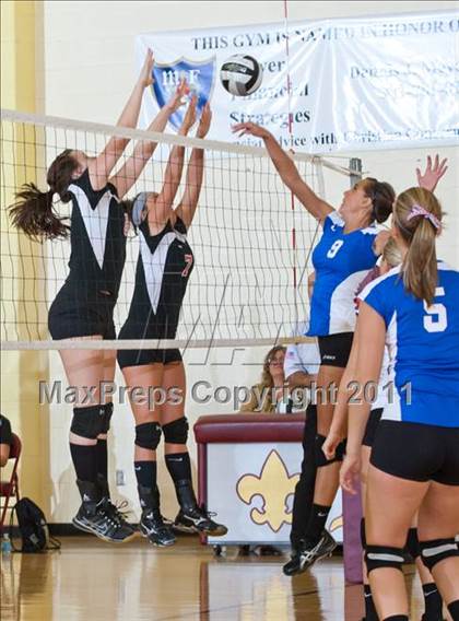 Thumbnail 3 in Waldron vs Edinburgh (IHSAA Volleyball Sectionals) photogallery.