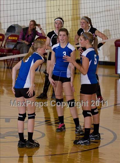 Thumbnail 1 in Waldron vs Edinburgh (IHSAA Volleyball Sectionals) photogallery.