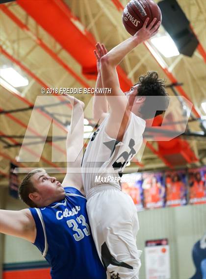 Thumbnail 2 in Celeste vs. Lindsay (UIL 2A Regional Semifinal) photogallery.
