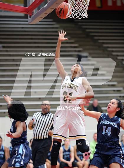 Thumbnail 1 in Johnson vs. Klein Oak (McDonald's Texas Invitational) photogallery.