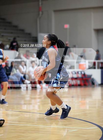 Thumbnail 1 in Johnson vs. Klein Oak (McDonald's Texas Invitational) photogallery.