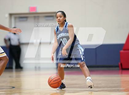 Thumbnail 2 in Johnson vs. Klein Oak (McDonald's Texas Invitational) photogallery.