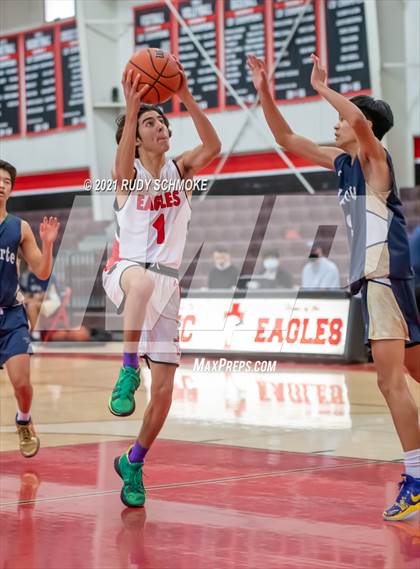 Thumbnail 3 in Del Norte vs Santa Fe Christion photogallery.