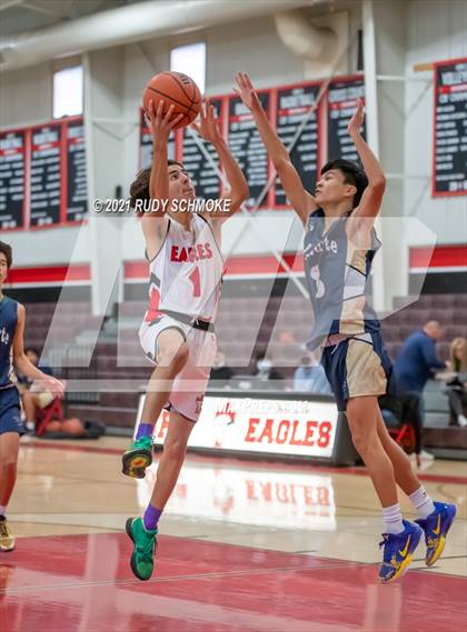 Thumbnail 1 in Del Norte vs Santa Fe Christion photogallery.
