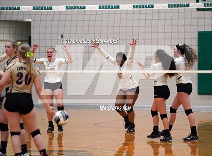 Thumbnail 3 in D'Hanis vs. Round Top-Carmine (UIL 1A Regional Semifinal) photogallery.