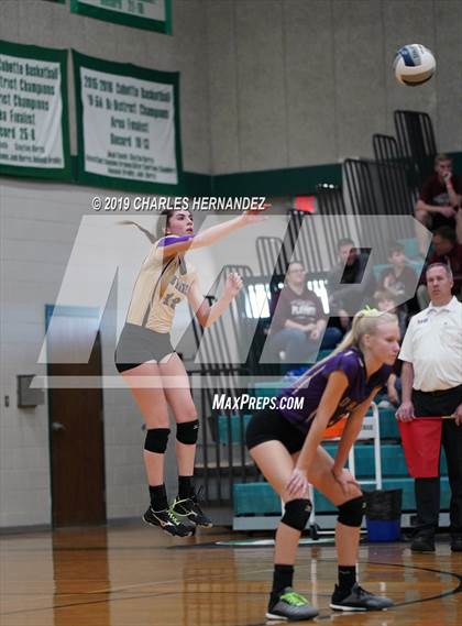 Thumbnail 1 in D'Hanis vs. Round Top-Carmine (UIL 1A Regional Semifinal) photogallery.