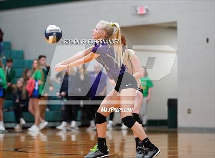 Thumbnail 1 in D'Hanis vs. Round Top-Carmine (UIL 1A Regional Semifinal) photogallery.
