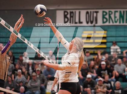 Thumbnail 3 in D'Hanis vs. Round Top-Carmine (UIL 1A Regional Semifinal) photogallery.