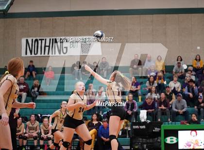 Thumbnail 2 in D'Hanis vs. Round Top-Carmine (UIL 1A Regional Semifinal) photogallery.