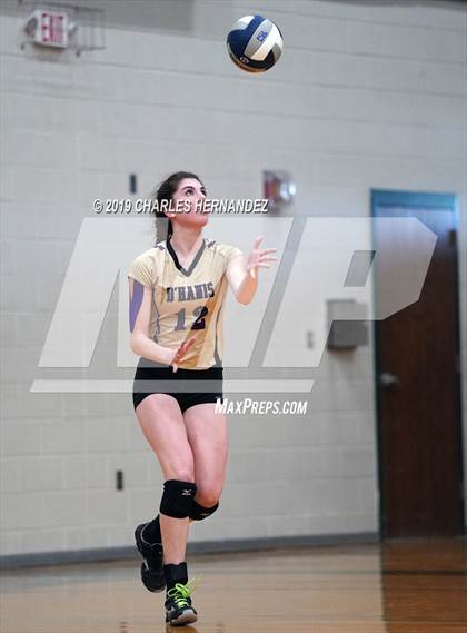 Thumbnail 2 in D'Hanis vs. Round Top-Carmine (UIL 1A Regional Semifinal) photogallery.