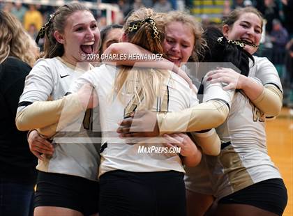 Thumbnail 1 in D'Hanis vs. Round Top-Carmine (UIL 1A Regional Semifinal) photogallery.