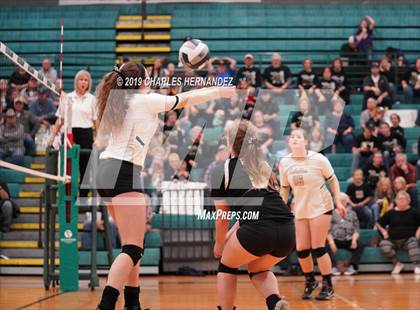 Thumbnail 3 in D'Hanis vs. Round Top-Carmine (UIL 1A Regional Semifinal) photogallery.