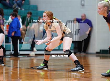 Thumbnail 3 in D'Hanis vs. Round Top-Carmine (UIL 1A Regional Semifinal) photogallery.