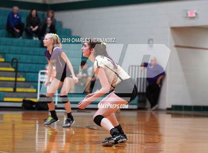 Thumbnail 2 in D'Hanis vs. Round Top-Carmine (UIL 1A Regional Semifinal) photogallery.