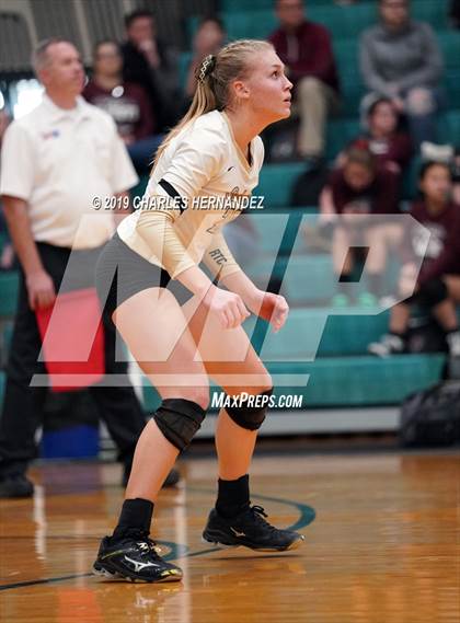 Thumbnail 1 in D'Hanis vs. Round Top-Carmine (UIL 1A Regional Semifinal) photogallery.