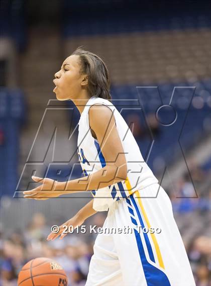 Thumbnail 3 in La Vega vs. Argyle (UIL 4A Semifinal) photogallery.