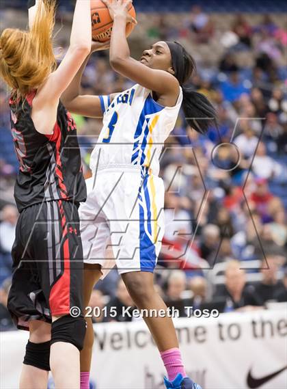 Thumbnail 3 in La Vega vs. Argyle (UIL 4A Semifinal) photogallery.
