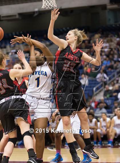 Thumbnail 2 in La Vega vs. Argyle (UIL 4A Semifinal) photogallery.