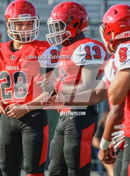 Thumbnail 3 in Springstead vs. Dunnellon (Spring Scrimmage) photogallery.