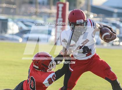 Thumbnail 2 in Springstead vs. Dunnellon (Spring Scrimmage) photogallery.