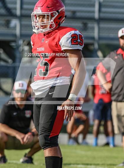 Thumbnail 2 in Springstead vs. Dunnellon (Spring Scrimmage) photogallery.