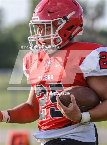 Thumbnail 3 in Springstead vs. Dunnellon (Spring Scrimmage) photogallery.