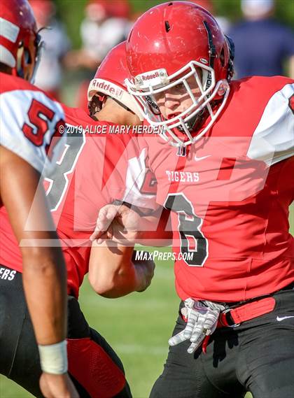 Thumbnail 1 in Springstead vs. Dunnellon (Spring Scrimmage) photogallery.