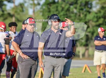 Thumbnail 2 in Springstead vs. Dunnellon (Spring Scrimmage) photogallery.
