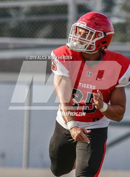 Thumbnail 2 in Springstead vs. Dunnellon (Spring Scrimmage) photogallery.