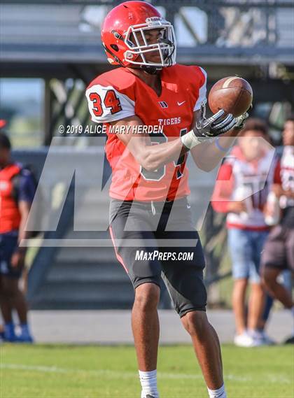 Thumbnail 3 in Springstead vs. Dunnellon (Spring Scrimmage) photogallery.