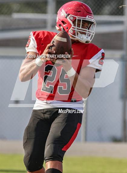Thumbnail 1 in Springstead vs. Dunnellon (Spring Scrimmage) photogallery.