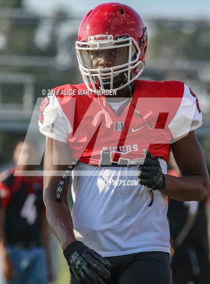 Thumbnail 2 in Springstead vs. Dunnellon (Spring Scrimmage) photogallery.