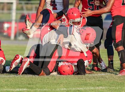 Thumbnail 1 in Springstead vs. Dunnellon (Spring Scrimmage) photogallery.