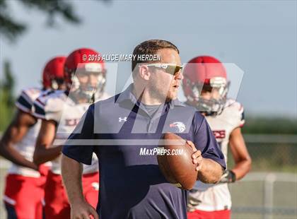 Thumbnail 3 in Springstead vs. Dunnellon (Spring Scrimmage) photogallery.