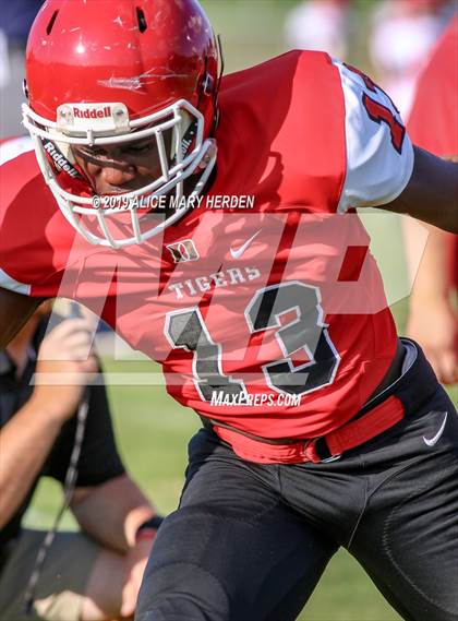 Thumbnail 2 in Springstead vs. Dunnellon (Spring Scrimmage) photogallery.