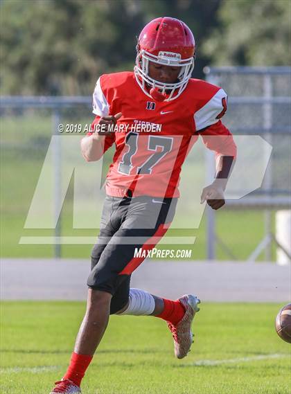 Thumbnail 2 in Springstead vs. Dunnellon (Spring Scrimmage) photogallery.