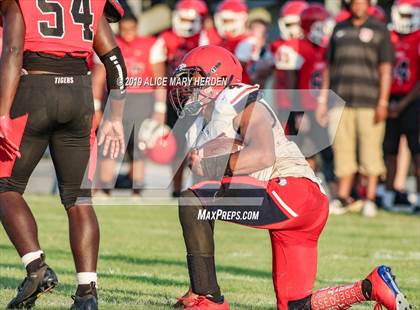 Thumbnail 2 in Springstead vs. Dunnellon (Spring Scrimmage) photogallery.