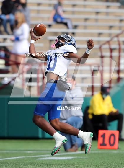 Thumbnail 2 in Nolan Catholic vs. All Saints (TAPPS D1 Semifinals) photogallery.