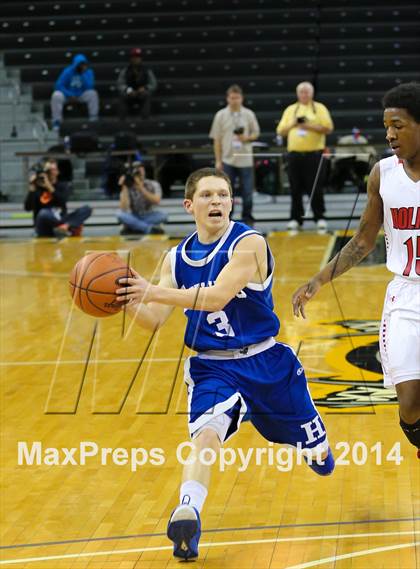 Thumbnail 2 in Highlands vs. Holmes (KHSAA 9th Region Tournament) photogallery.
