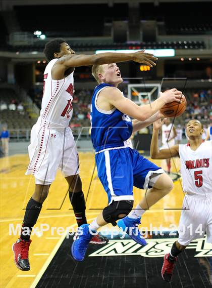 Thumbnail 2 in Highlands vs. Holmes (KHSAA 9th Region Tournament) photogallery.