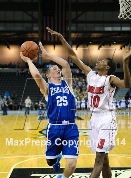 Thumbnail 3 in Highlands vs. Holmes (KHSAA 9th Region Tournament) photogallery.
