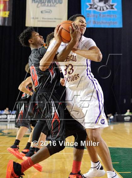 Thumbnail 2 in Garfield vs Cleveland (WIAA 3A Quarterfinal) photogallery.
