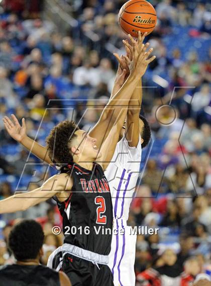 Thumbnail 2 in Garfield vs Cleveland (WIAA 3A Quarterfinal) photogallery.