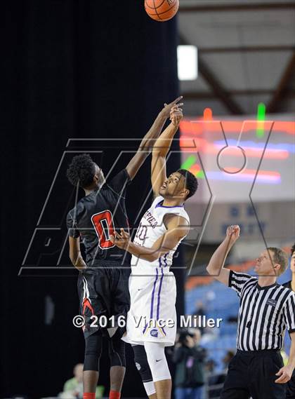 Thumbnail 3 in Garfield vs Cleveland (WIAA 3A Quarterfinal) photogallery.